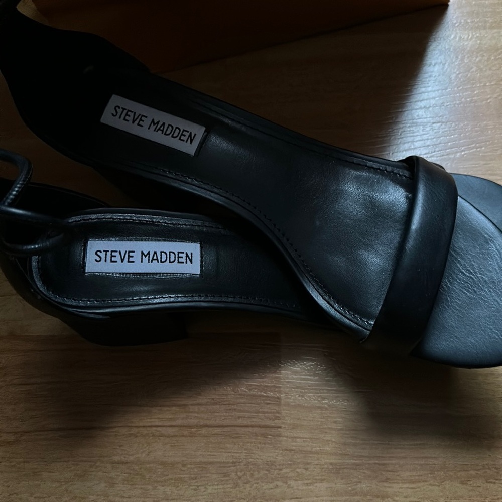 Beautiful black shoes.Very comfort/dress up or any style of clothes